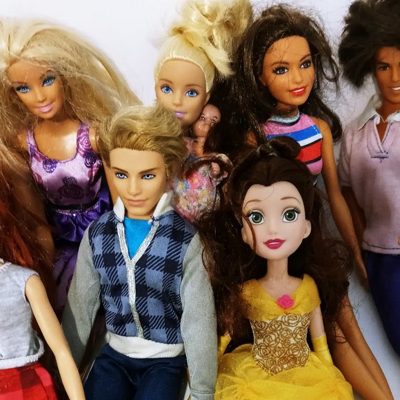 Lot of 10 Barbie and Friends Dolls - Picture 3 of 4